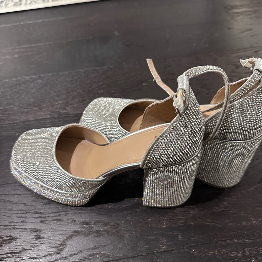 Elegant Silver Women's Shoes